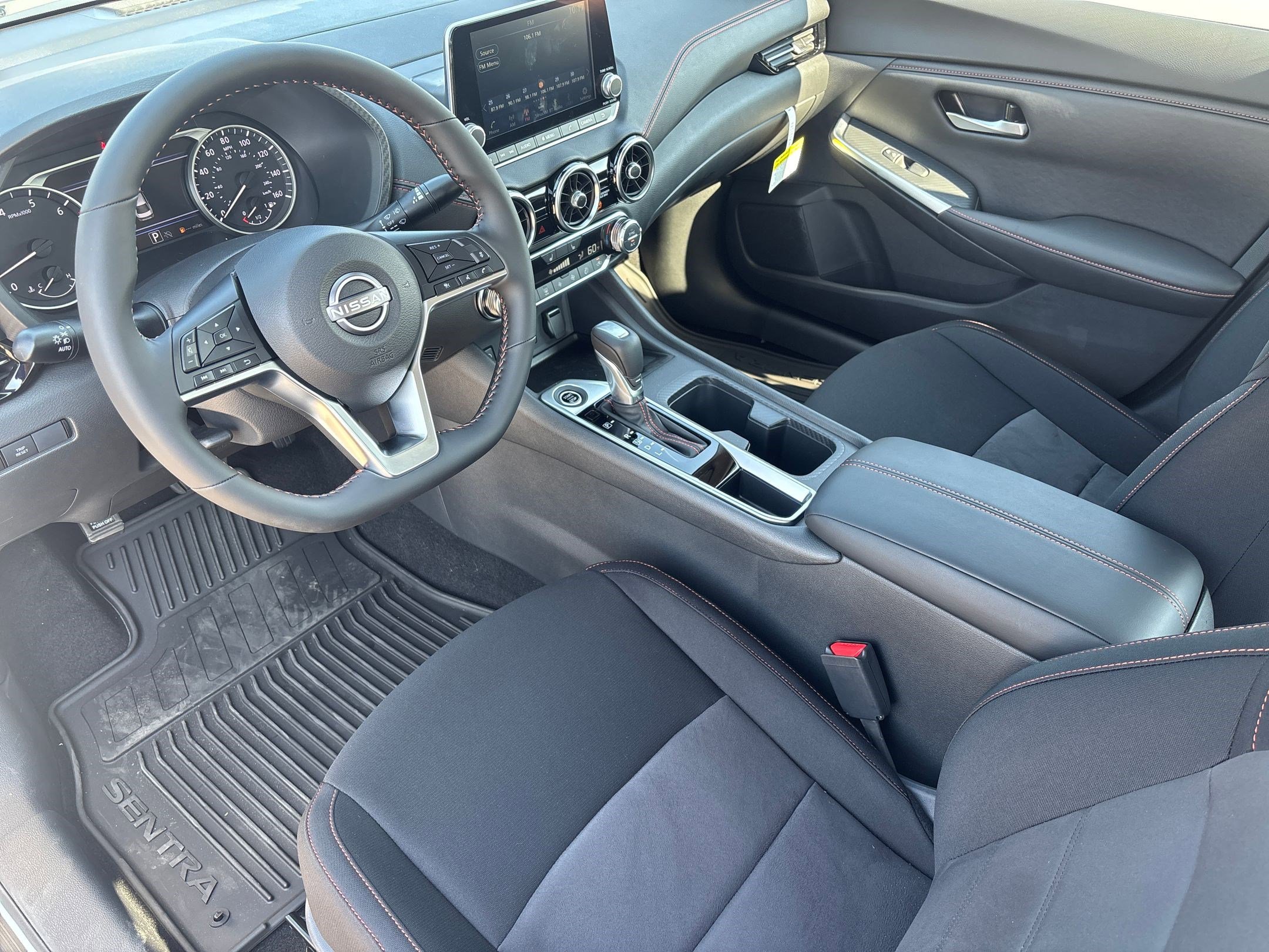 2025 Nissan Sentra SR photo 4