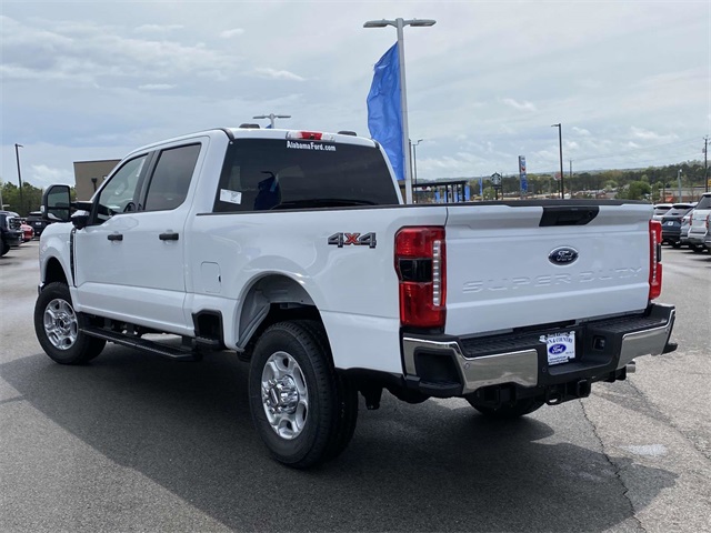 2025 Ford F-350 photo 3