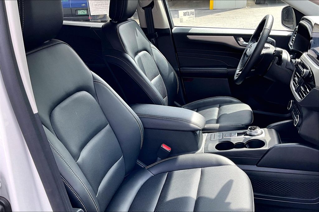 2021 Ford Escape SEL photo 7