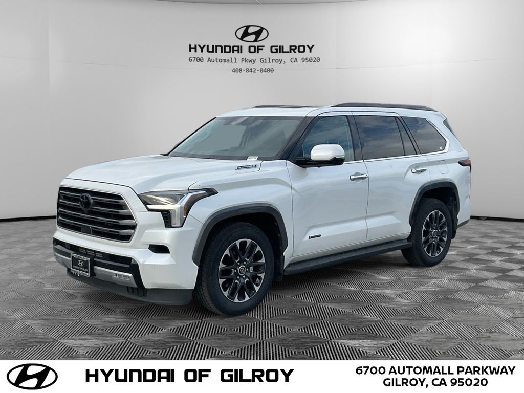 2023 Toyota Sequoia SR5's photo