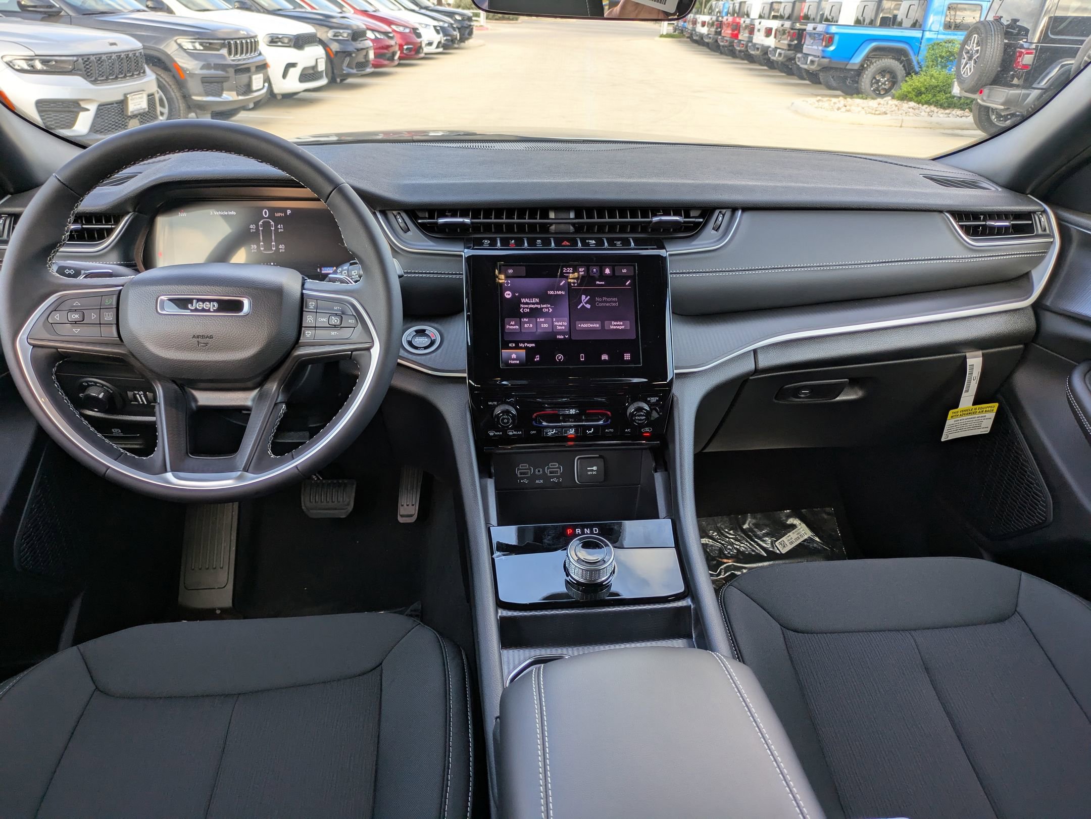 2025 Jeep Grand Cherokee Laredo X photo 13