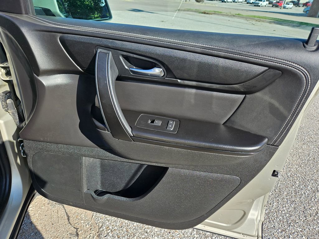 2017 Chevrolet Traverse 1LT photo 32