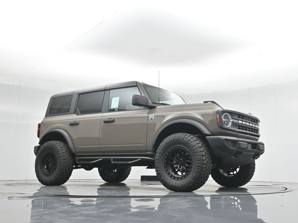 2025 Ford Bronco Big Bend photo 2
