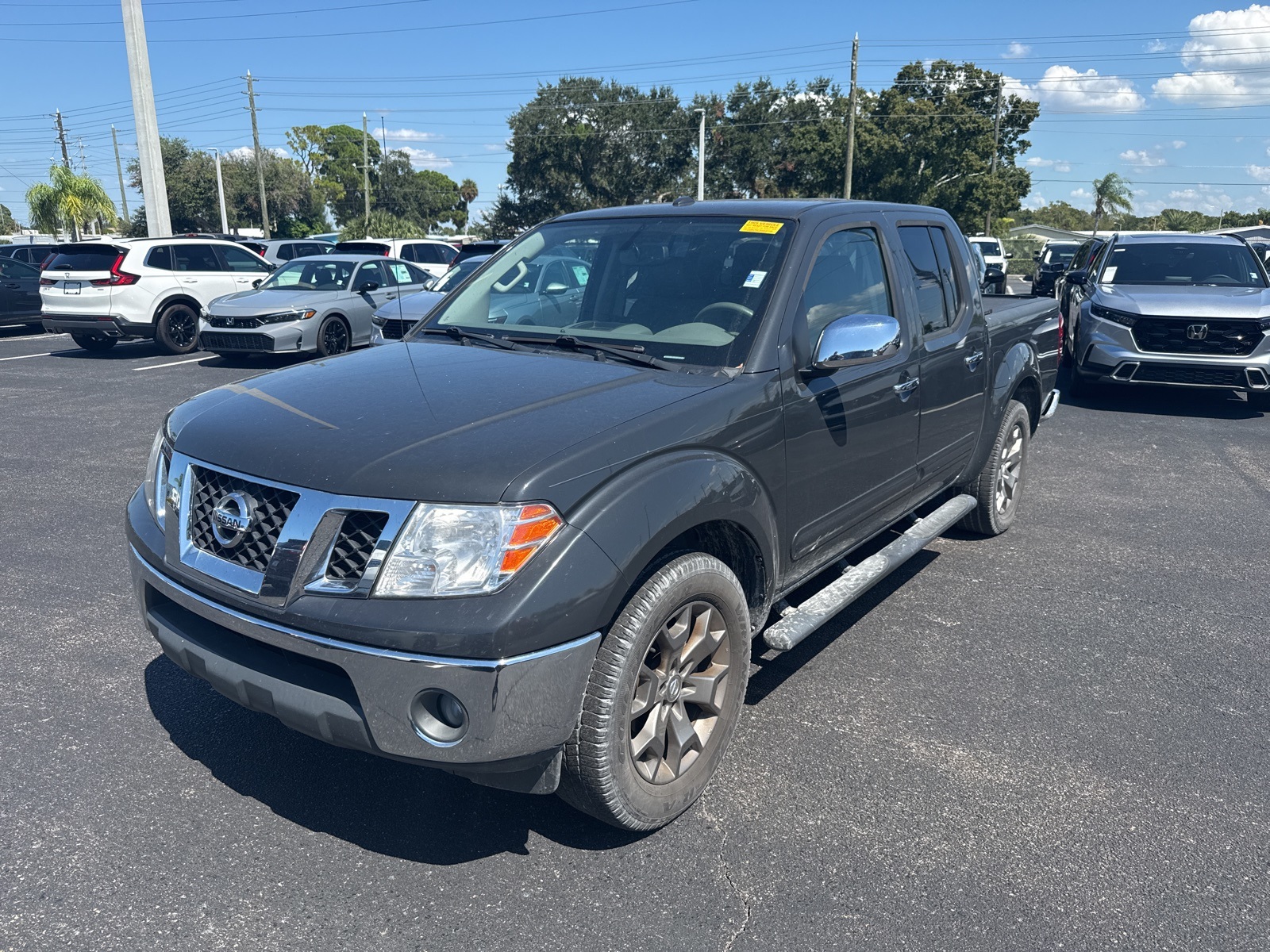 2014 Nissan Frontier SL photo 3