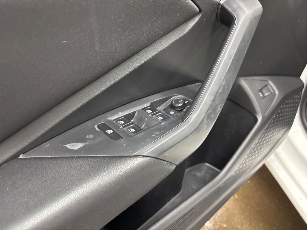 2019 Volkswagen Jetta R-Line photo 28