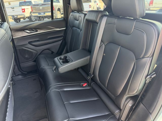 2025 Jeep Grand Cherokee Limited photo 37