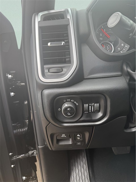 2025 Ram 1500 Big Horn Lone Star photo 6