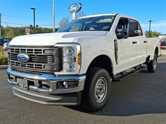 2026 Ford F-350 photo 3