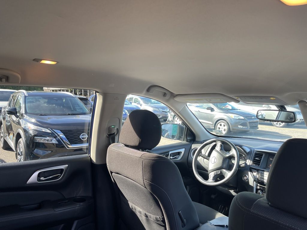 2020 Nissan Pathfinder SV photo 4