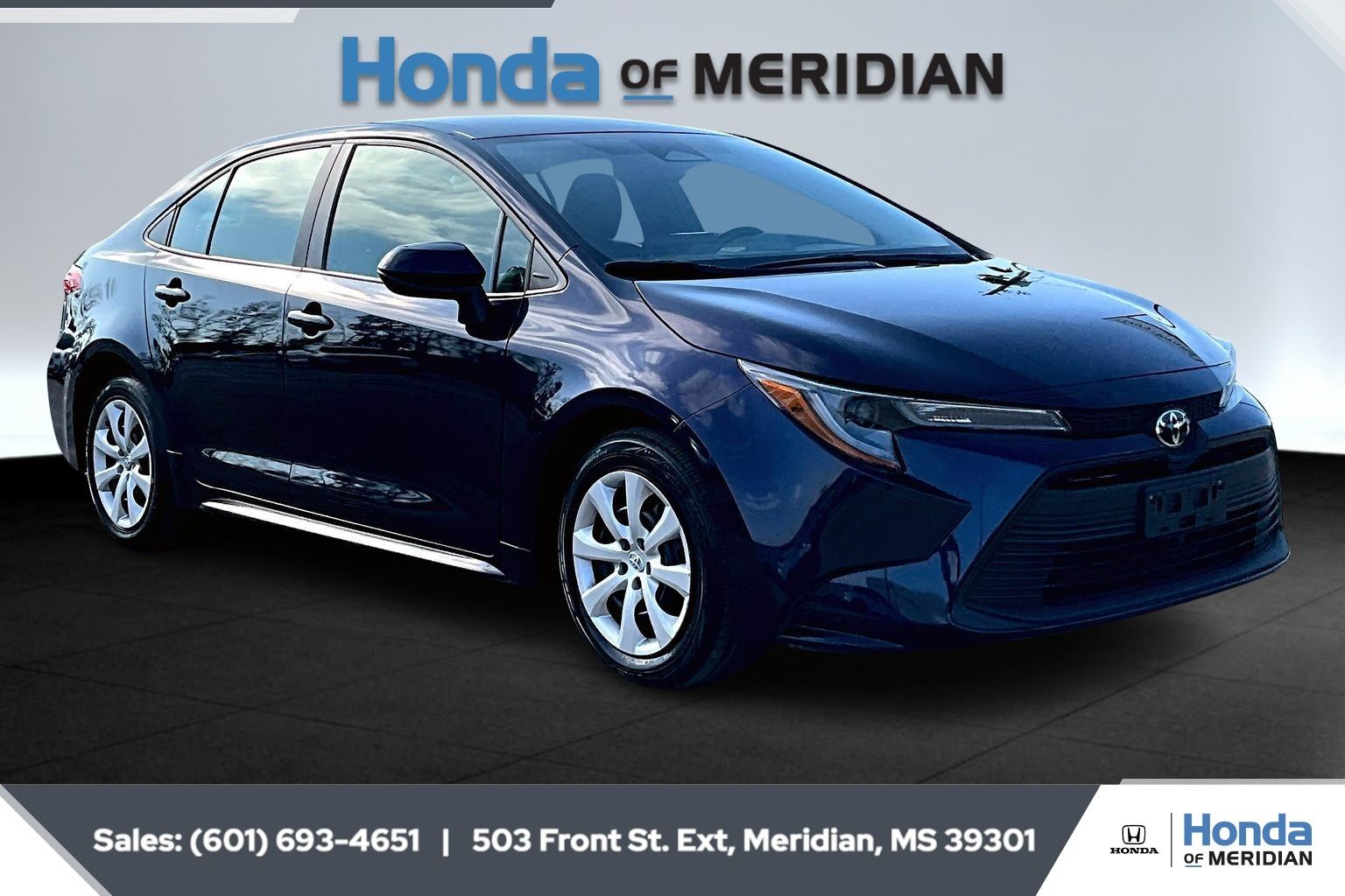 2024 Toyota Corolla LE's photo