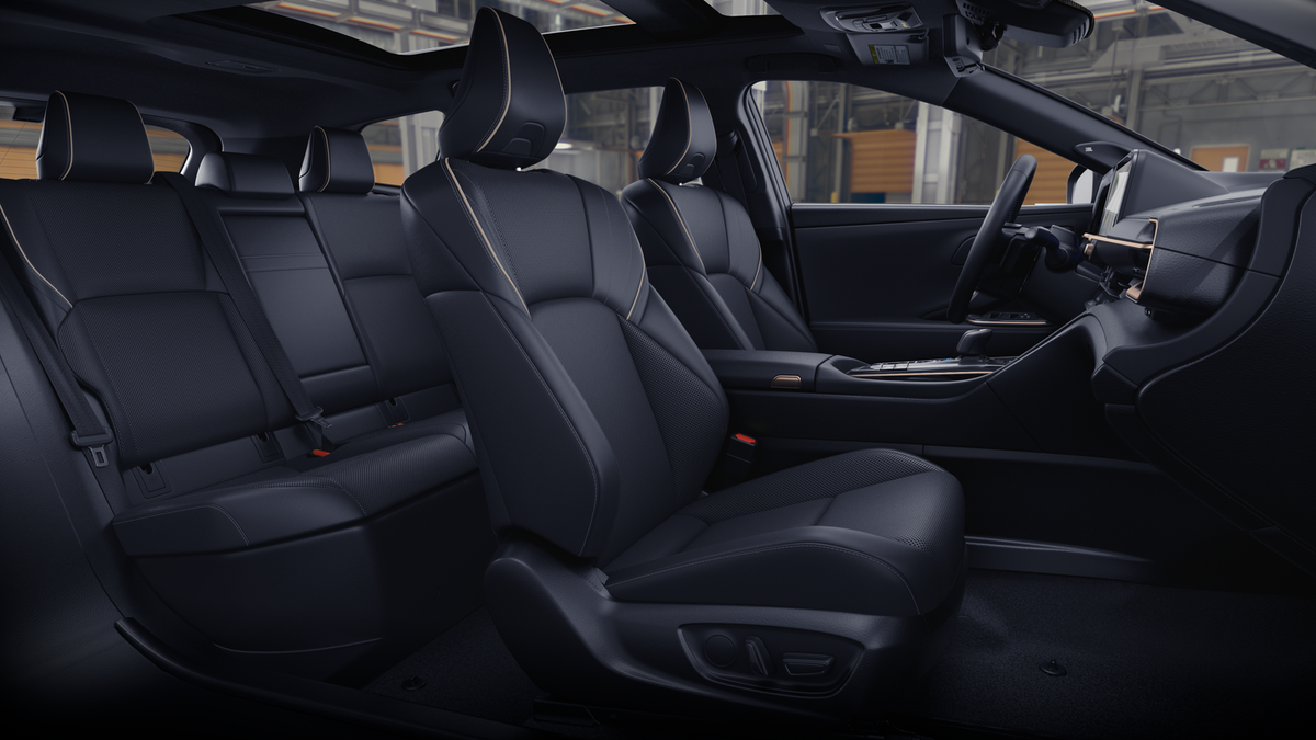 2025 Toyota Crown Signia Limited photo 20