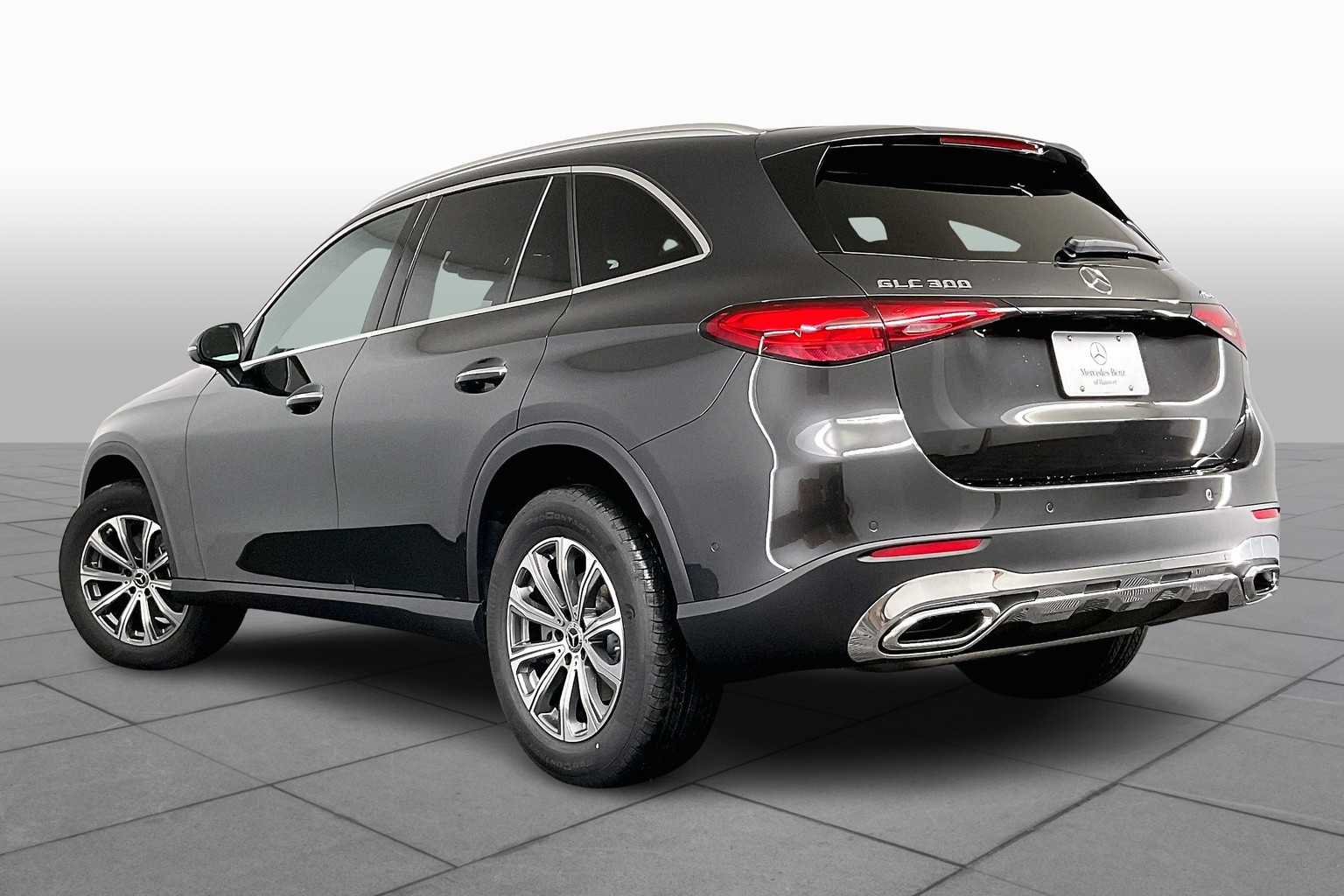 2025 Mercedes Benz GLC 300 4MATIC photo 4