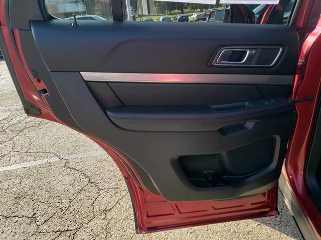 2018 Ford Explorer XLT photo 10