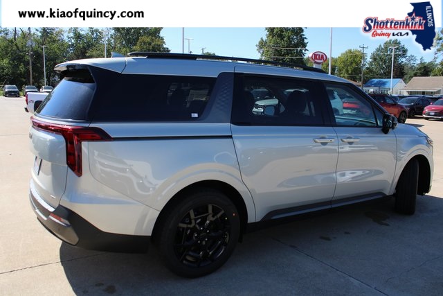 2026 Kia Carnival SX photo 4