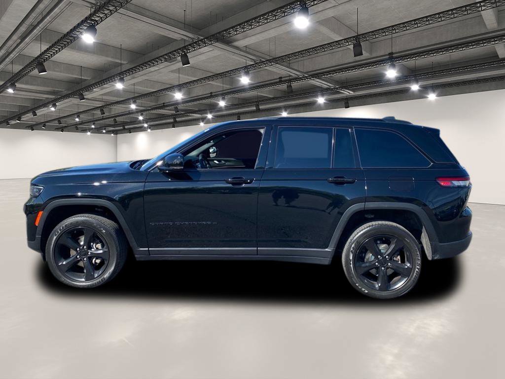 2023 Jeep Grand Cherokee Altitude photo 3