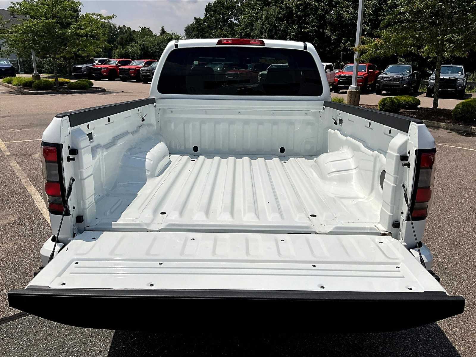 2025 Nissan Frontier SV photo 30
