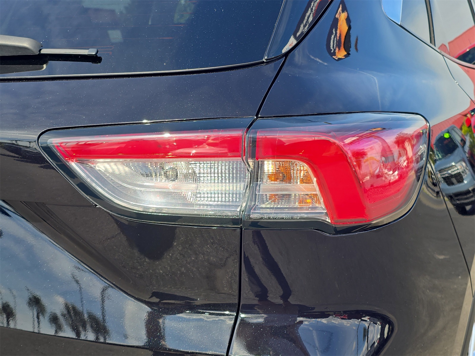 2022 Ford Escape SE photo 3