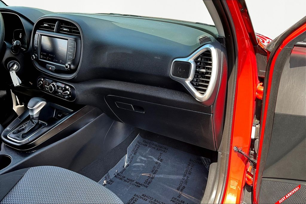 2023 Kia Soul LX photo 18