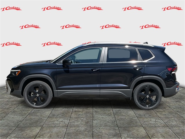2025 Volkswagen Taos SEL photo 5