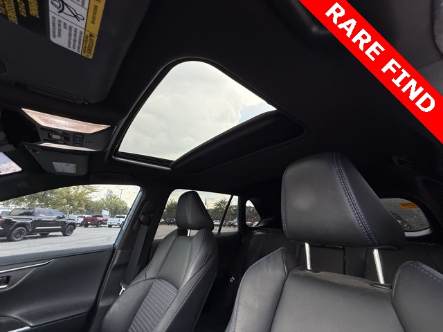 2022 Toyota RAV4 Hybrid XSE photo 12