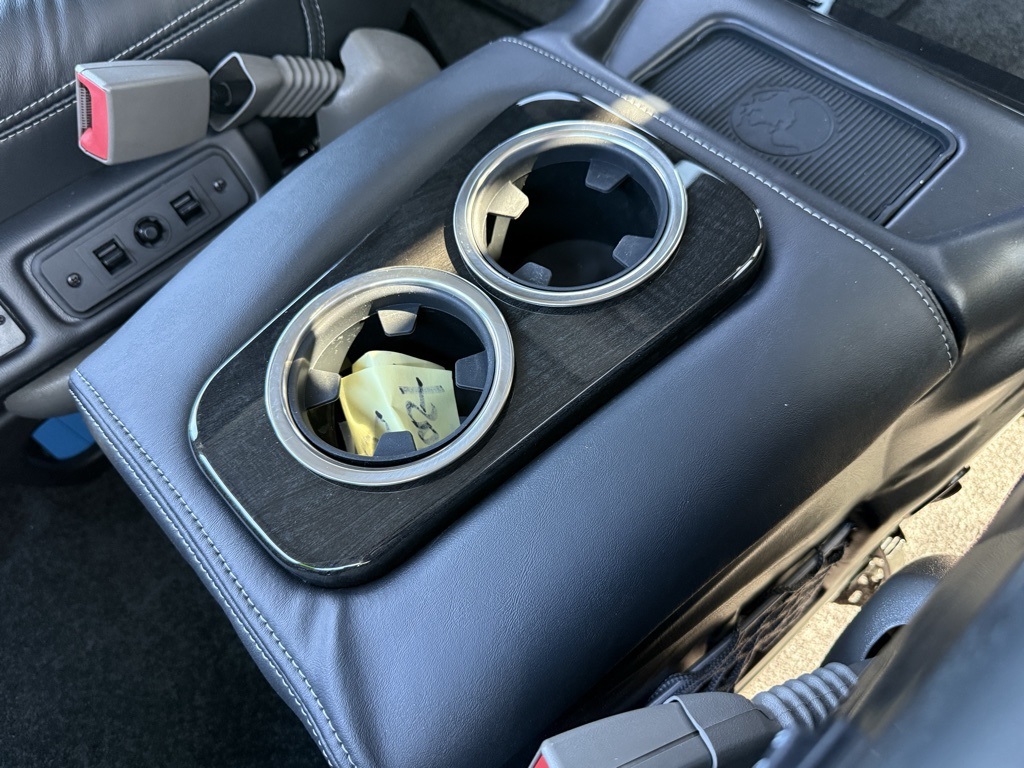 2025 Gmc Savana photo 27