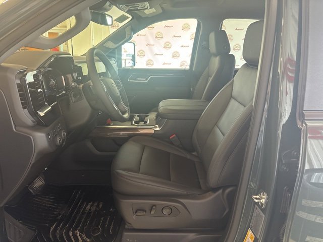 2026 Chevrolet Silverado 2500HD LT photo 3