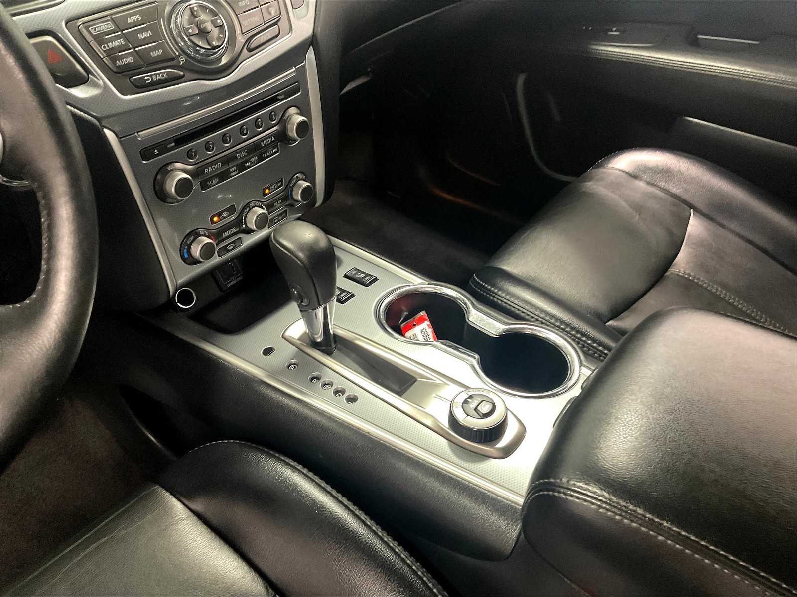 2019 Nissan Pathfinder SL photo 21
