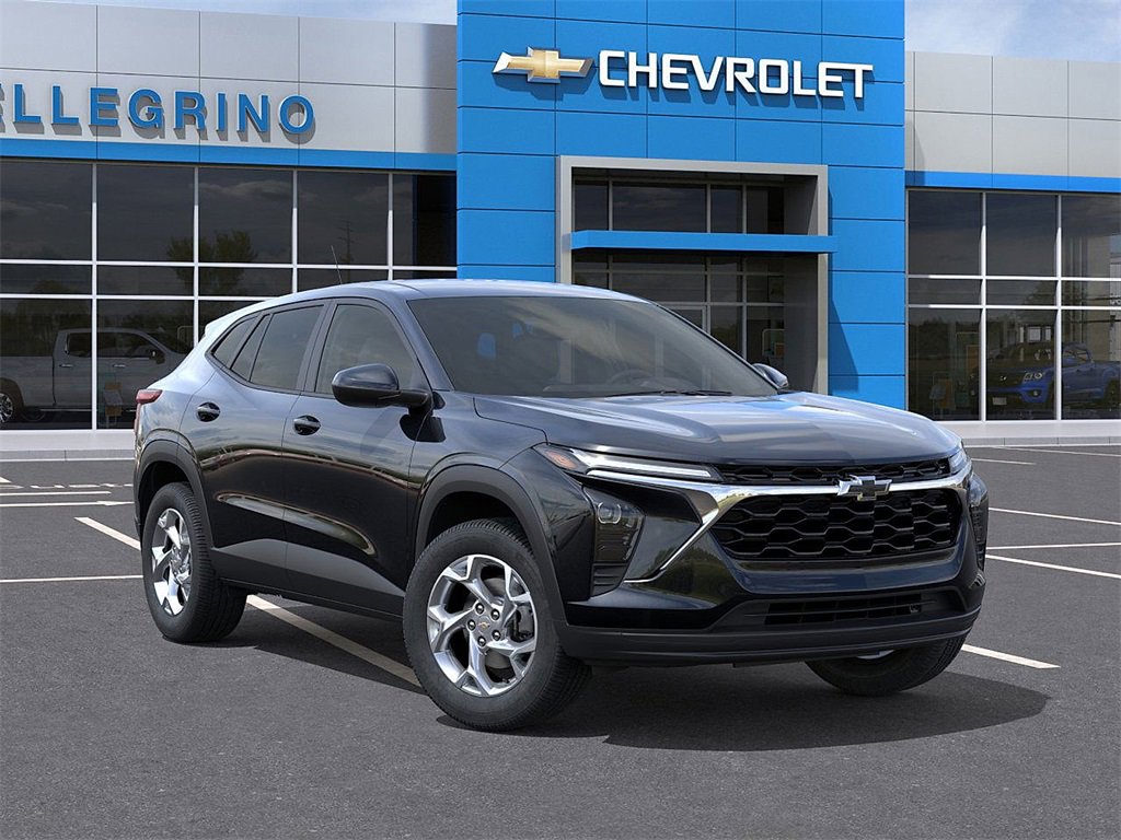 2026 Chevrolet Trax LS photo 3