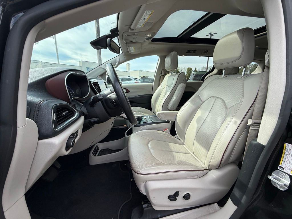 2020 Chrysler Pacifica Limited photo 4