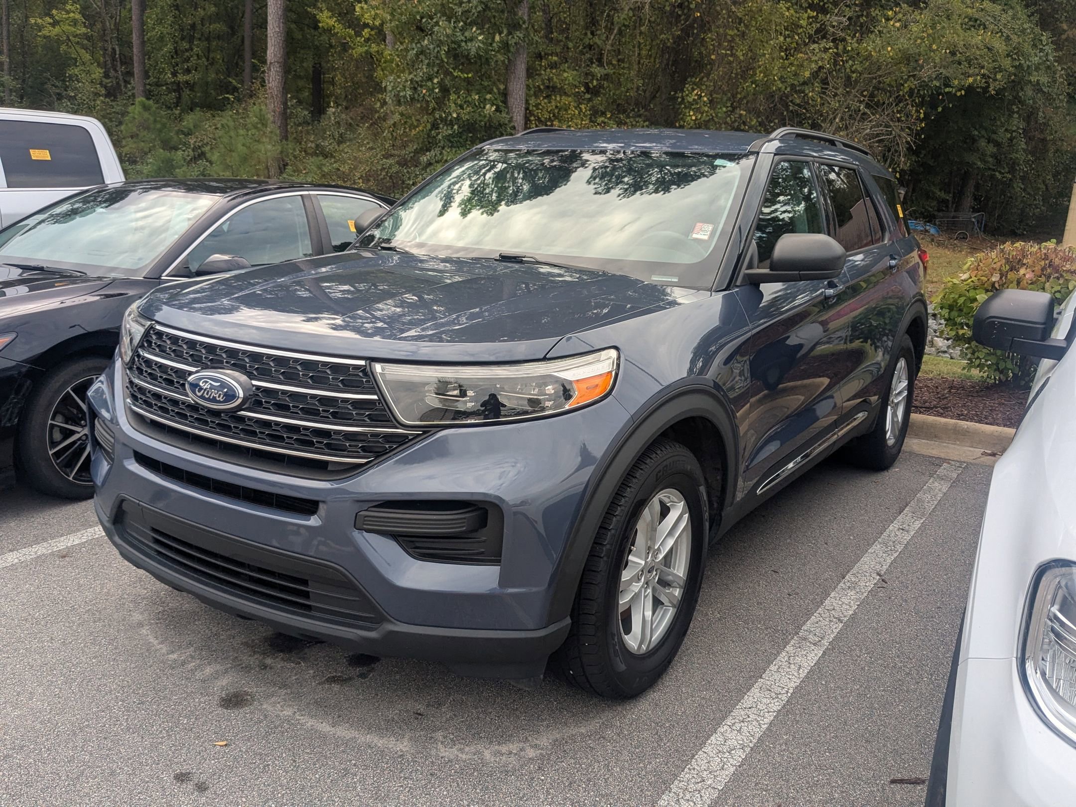 2021 Ford Explorer XLT photo 3