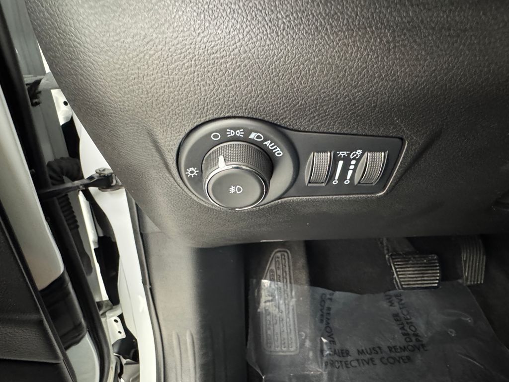 2024 Jeep Compass Latitude photo 21