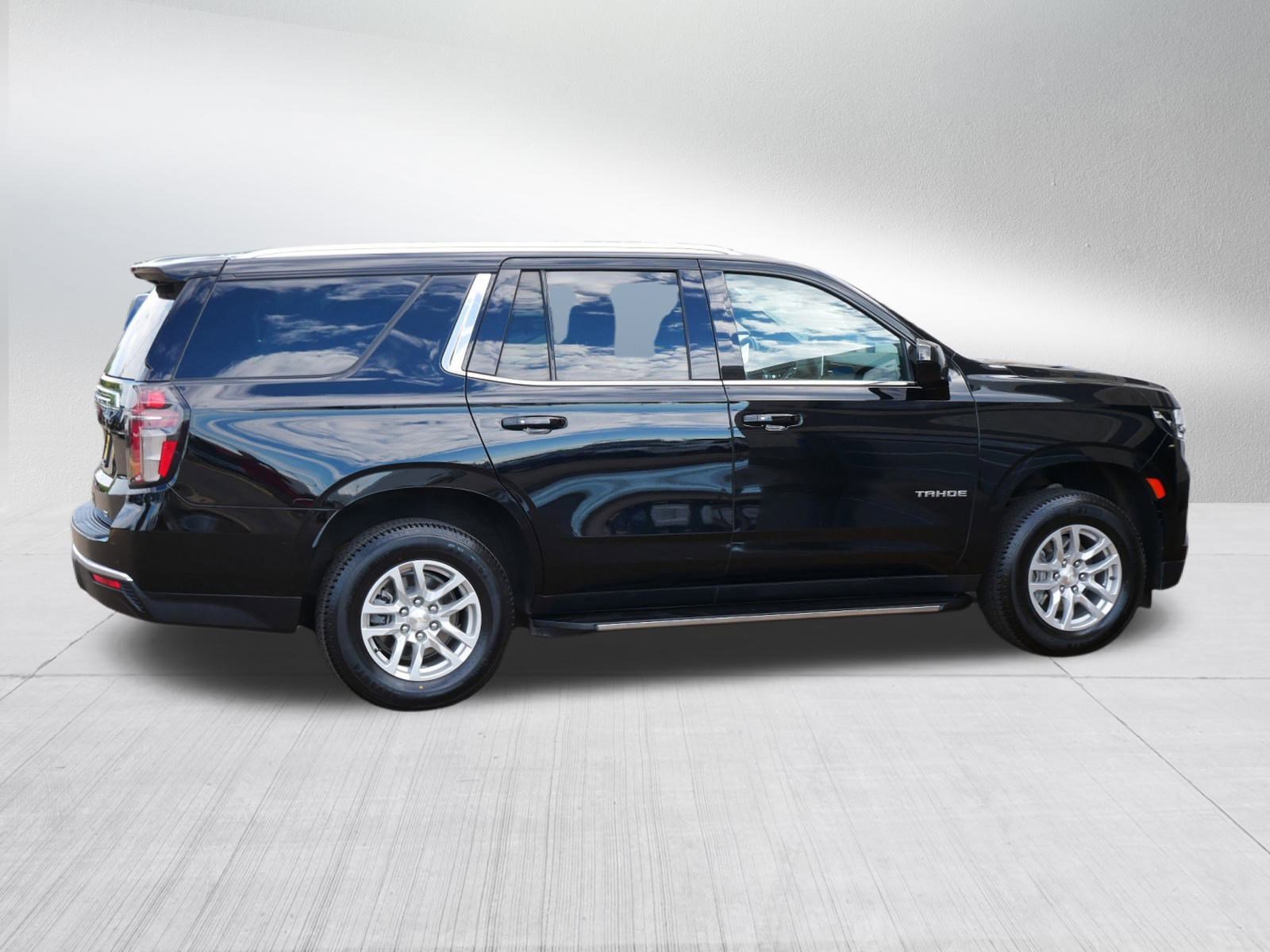 2023 Chevrolet Tahoe LT photo 4