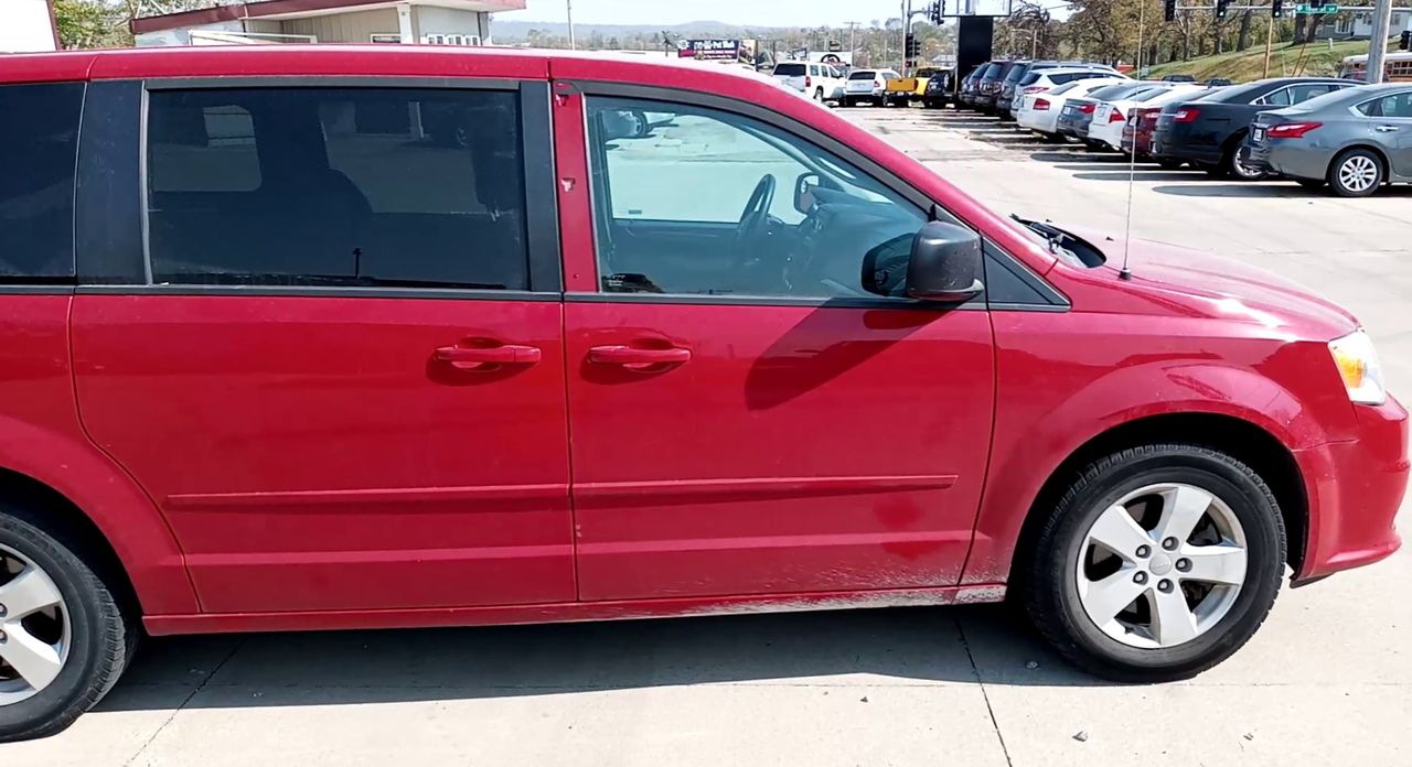 PreOwned 2016 Dodge Grand Caravan SE MINIVAN Y194149 in Cedar Rapids
