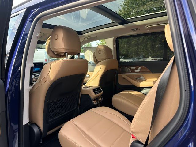 2026 Mercedes Benz GLS 580 4MATIC photo 16