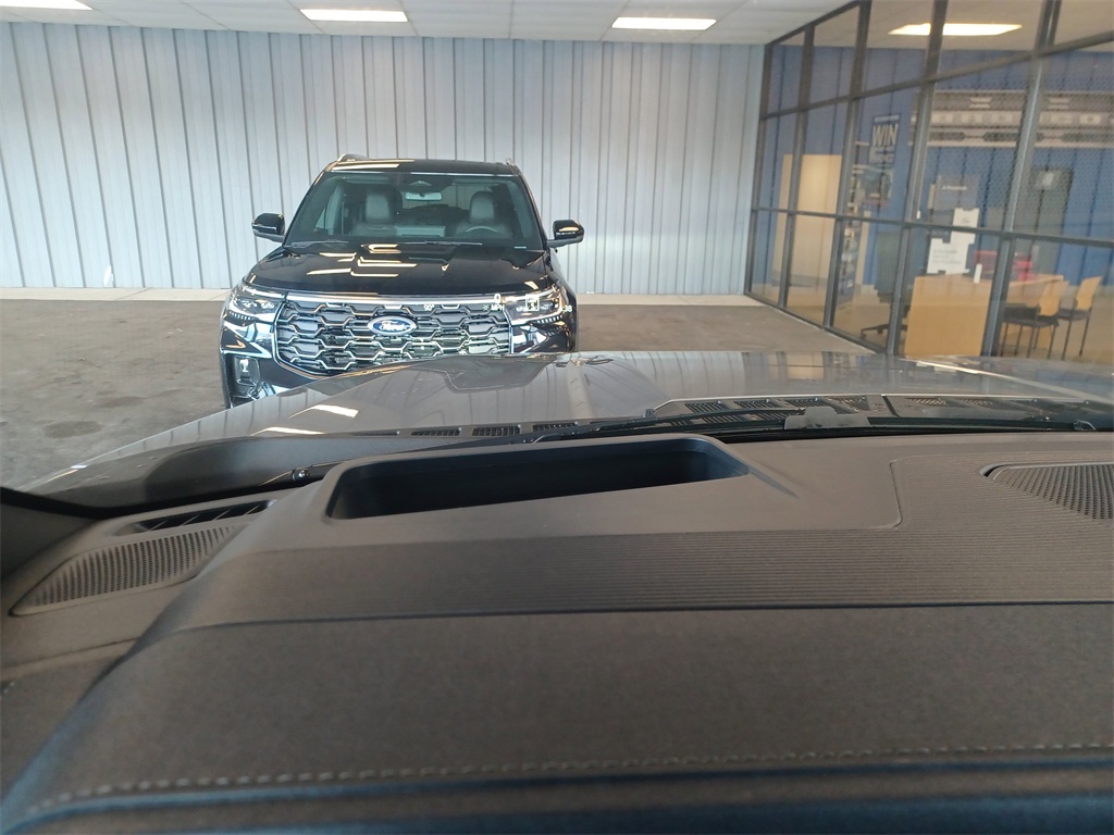 2025 Ford F-150 Lariat photo 26