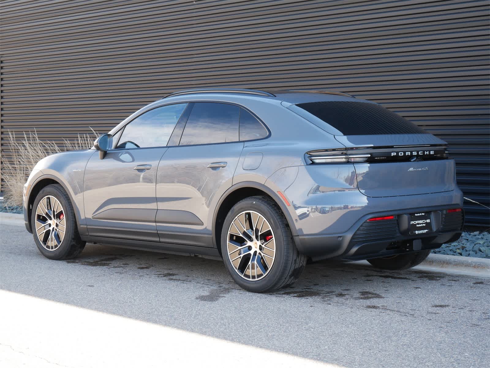 2025 Porsche Macan Electric photo 3