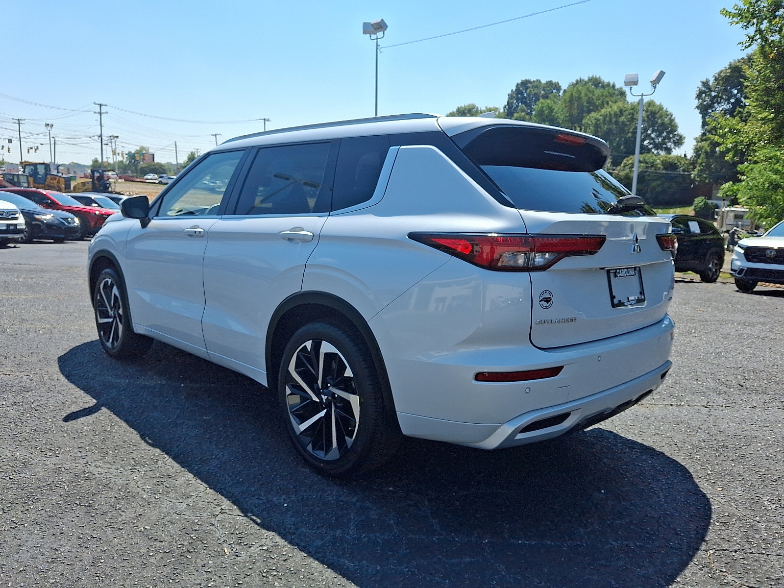 2023 Mitsubishi Outlander SEL photo 3