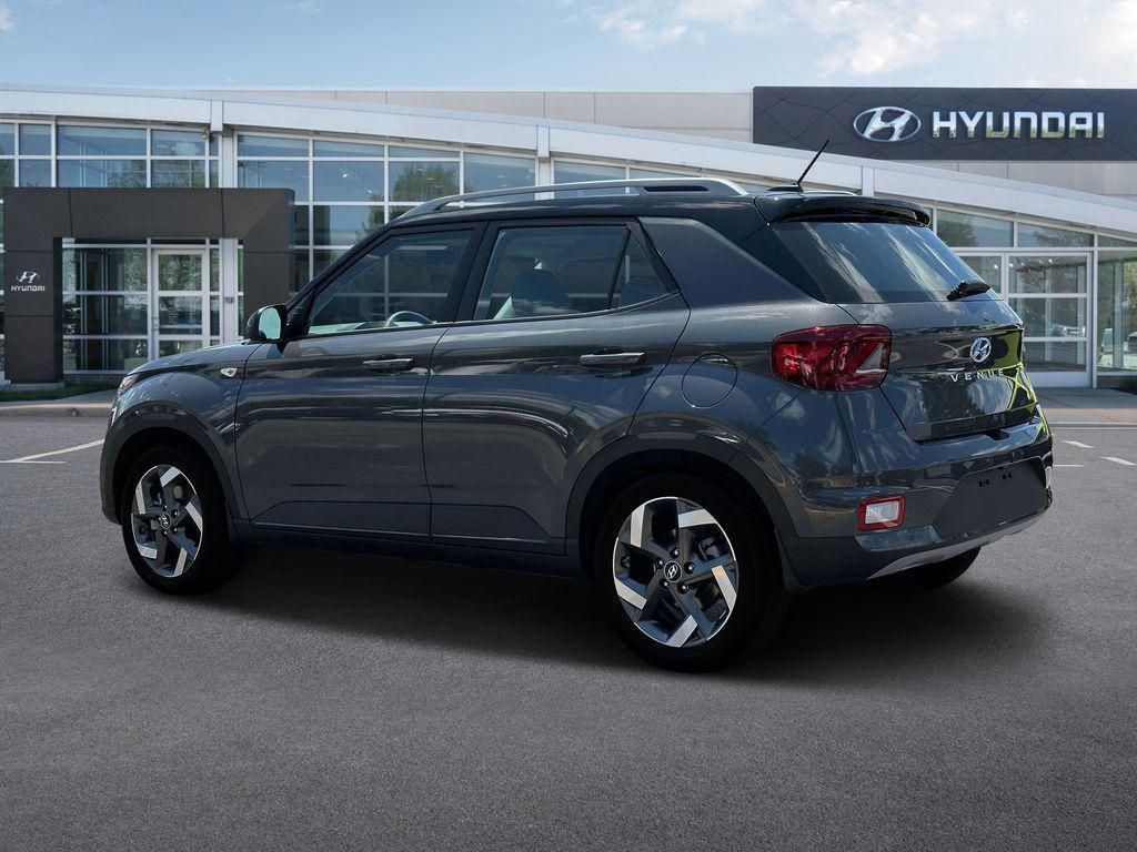2025 Hyundai Venue SEL Limited photo 4