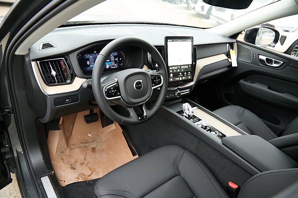 2026 VOLVO XC60 - Image 11