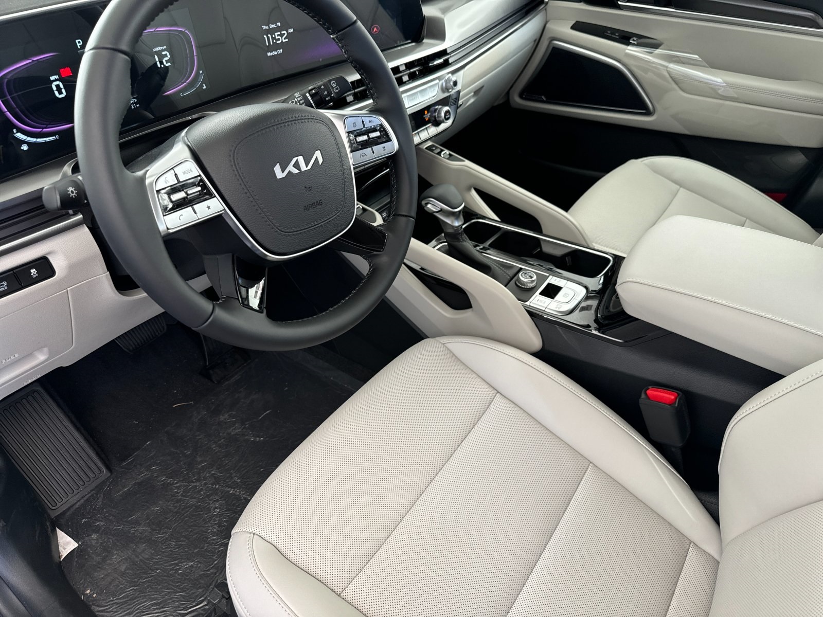 2025 Kia Telluride S photo 3