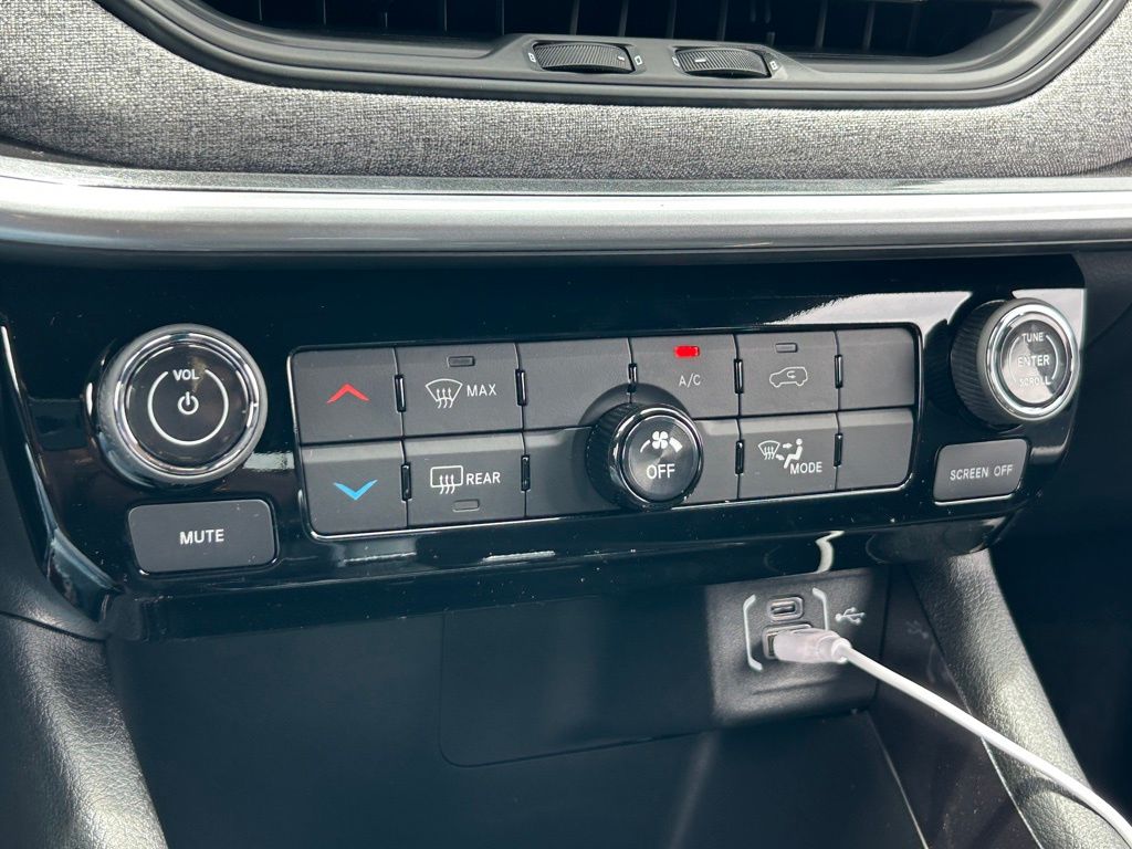 2025 Jeep Compass Latitude photo 32