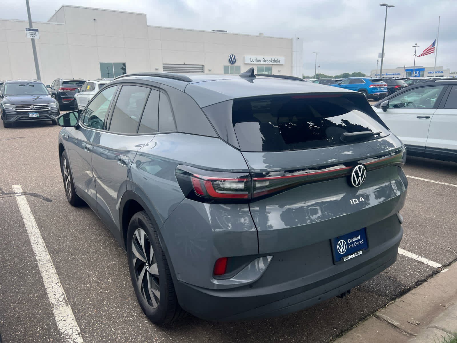 2023 Volkswagen ID.4 Pro photo 4