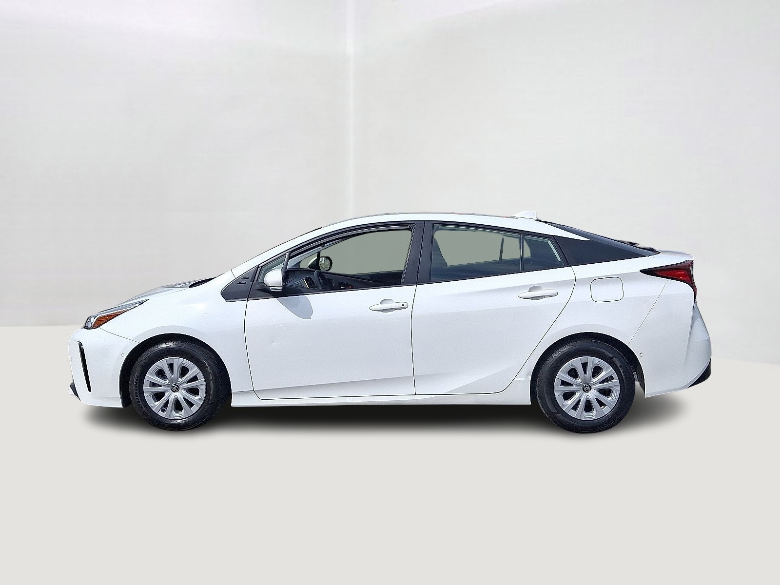 2022 Toyota Prius L Eco photo 8