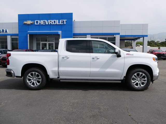 2025 Chevrolet Silverado 1500 LTZ photo 2