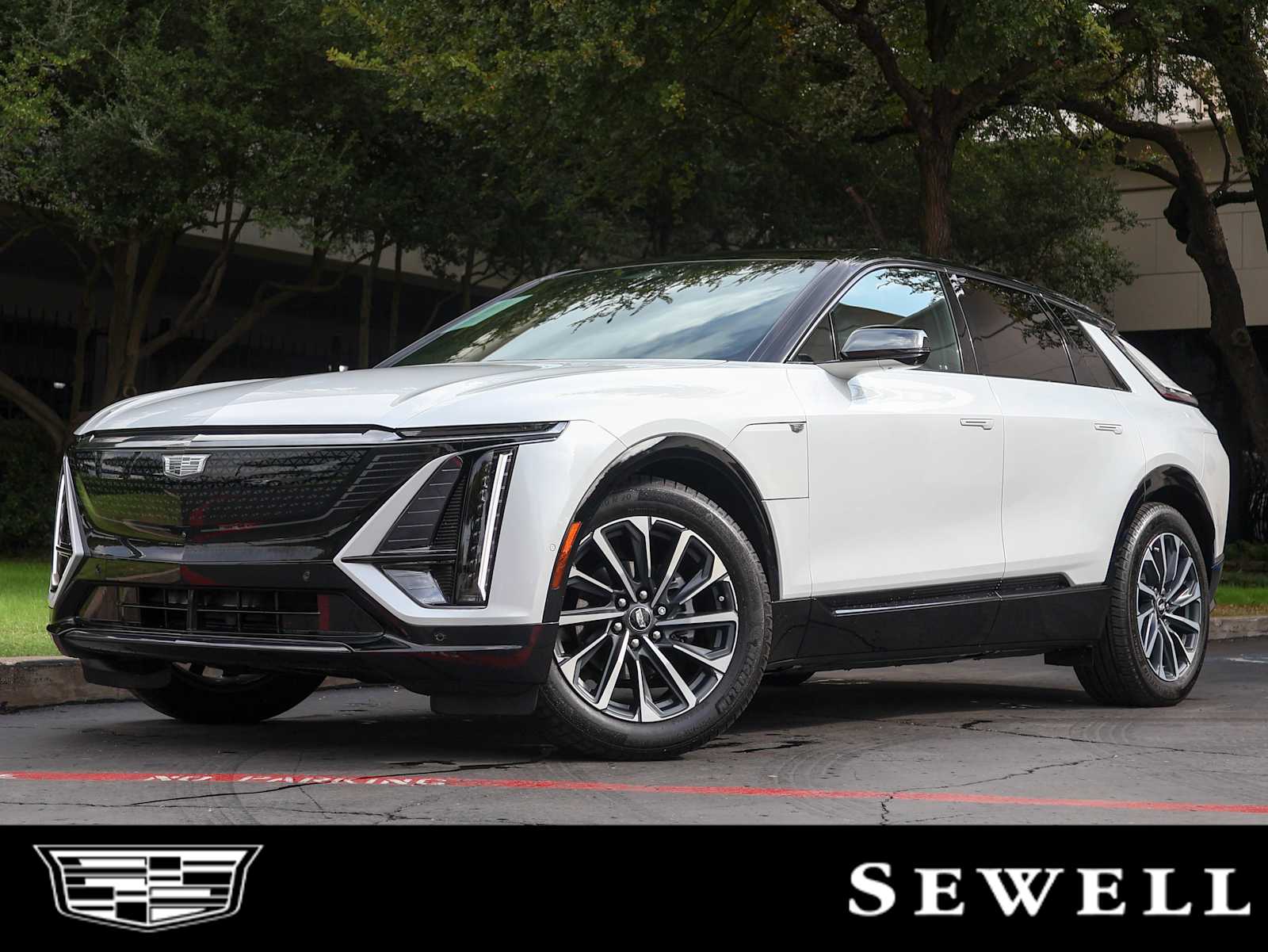 2024 Cadillac LYRIQ Sport 3's photo