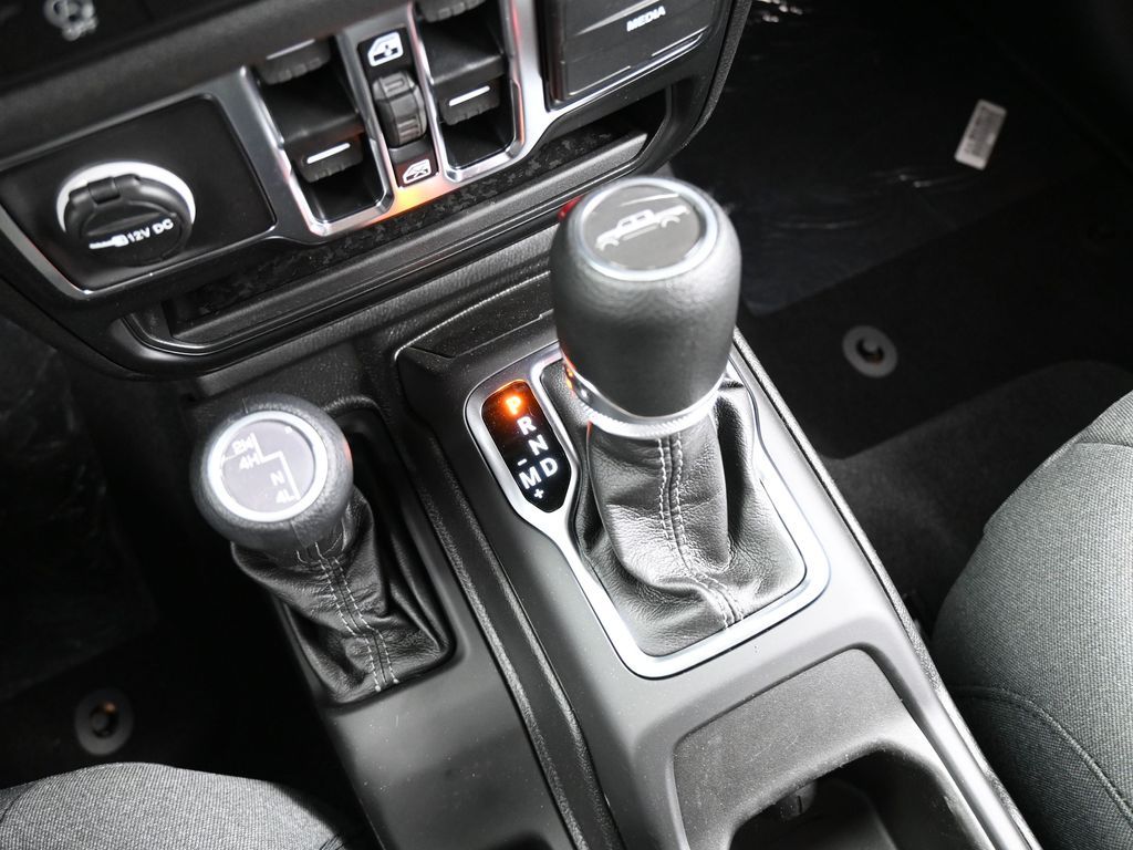 2025 Jeep Gladiator Sport S photo 18