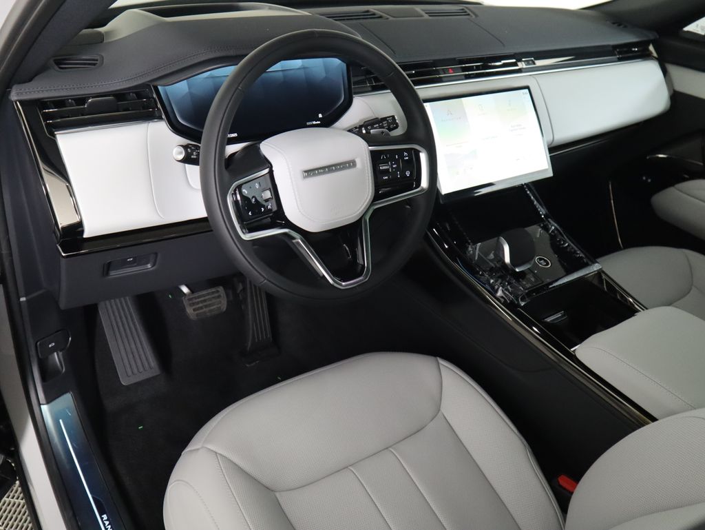 2025 Land Rover Range Rover Sport SE photo 10