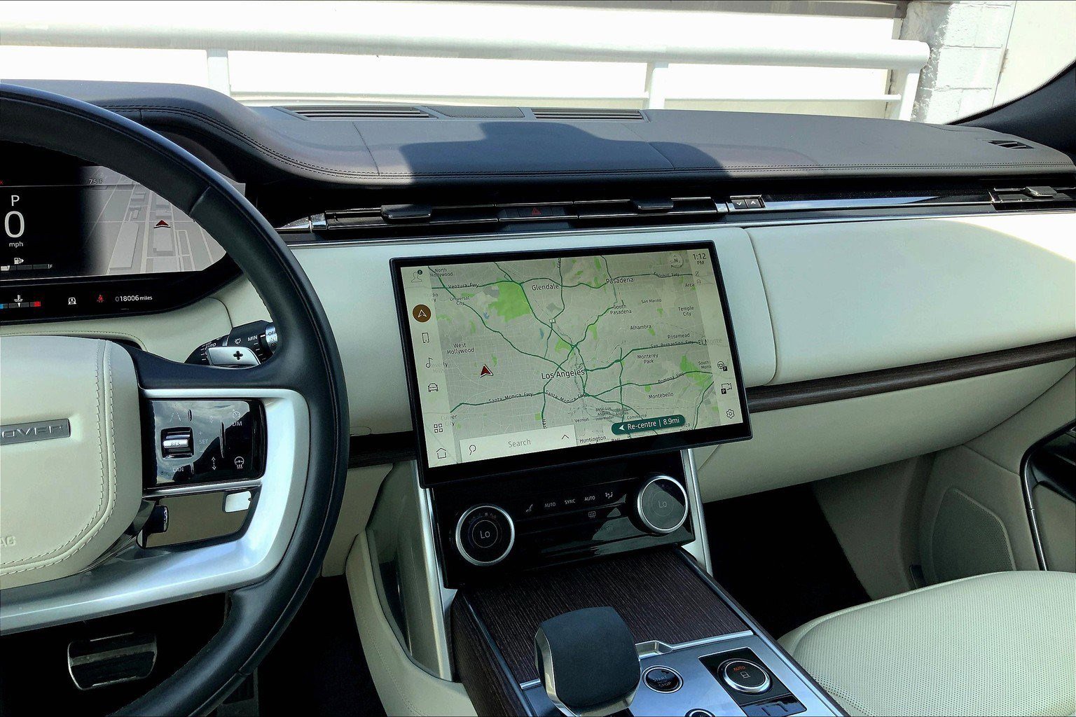 2022 Land Rover Range Rover SE photo 5