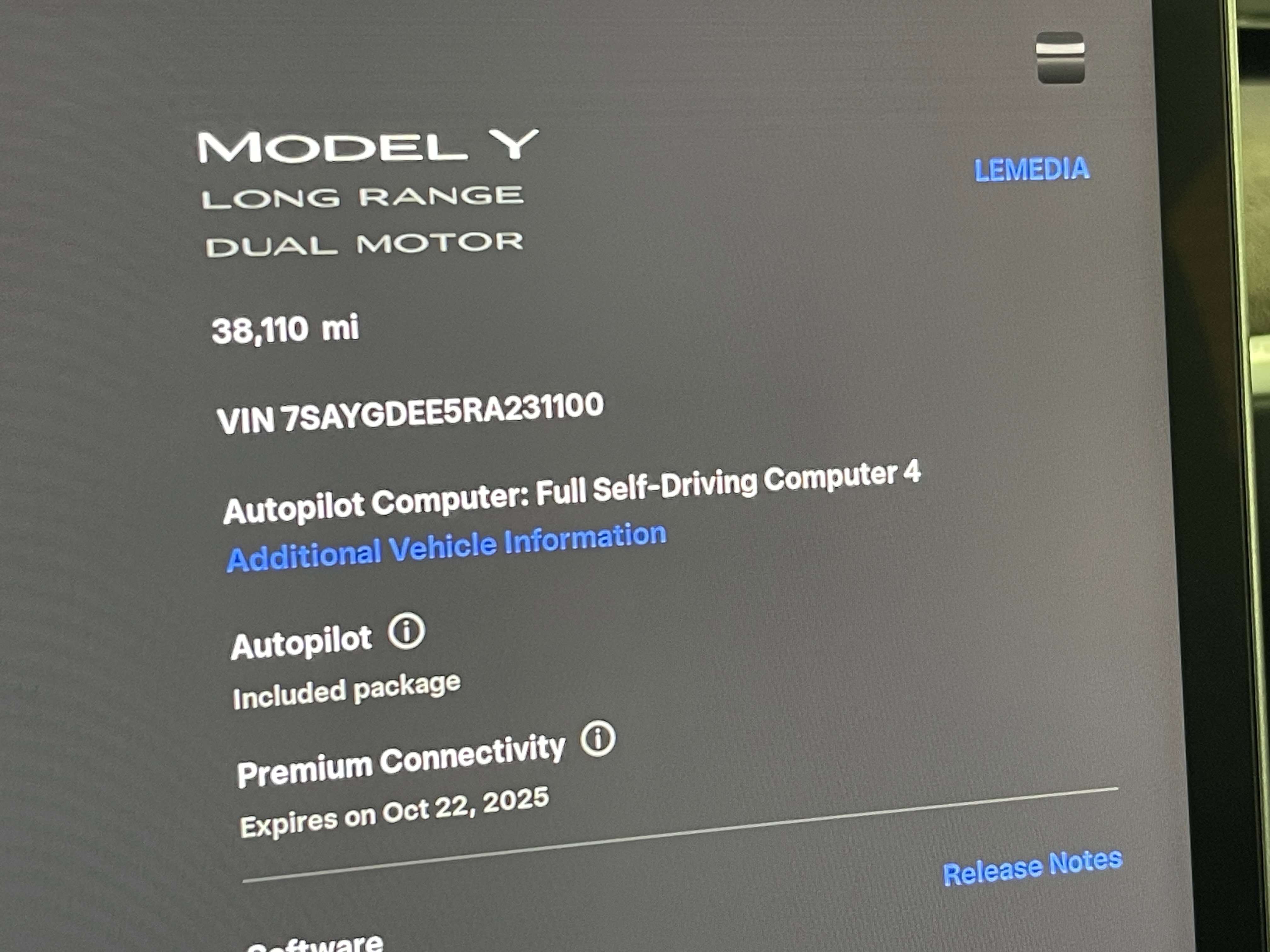 2024 Tesla Model Y Long Range photo 3