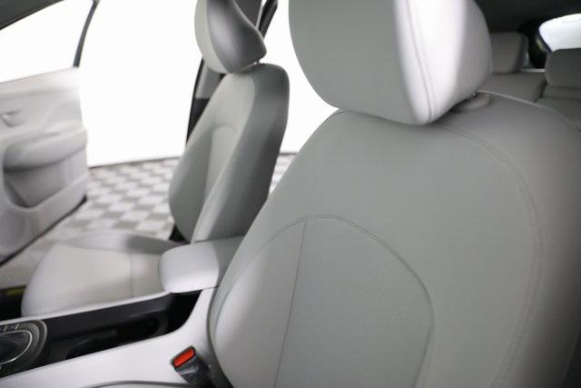 2026 Hyundai Kona SEL photo 15